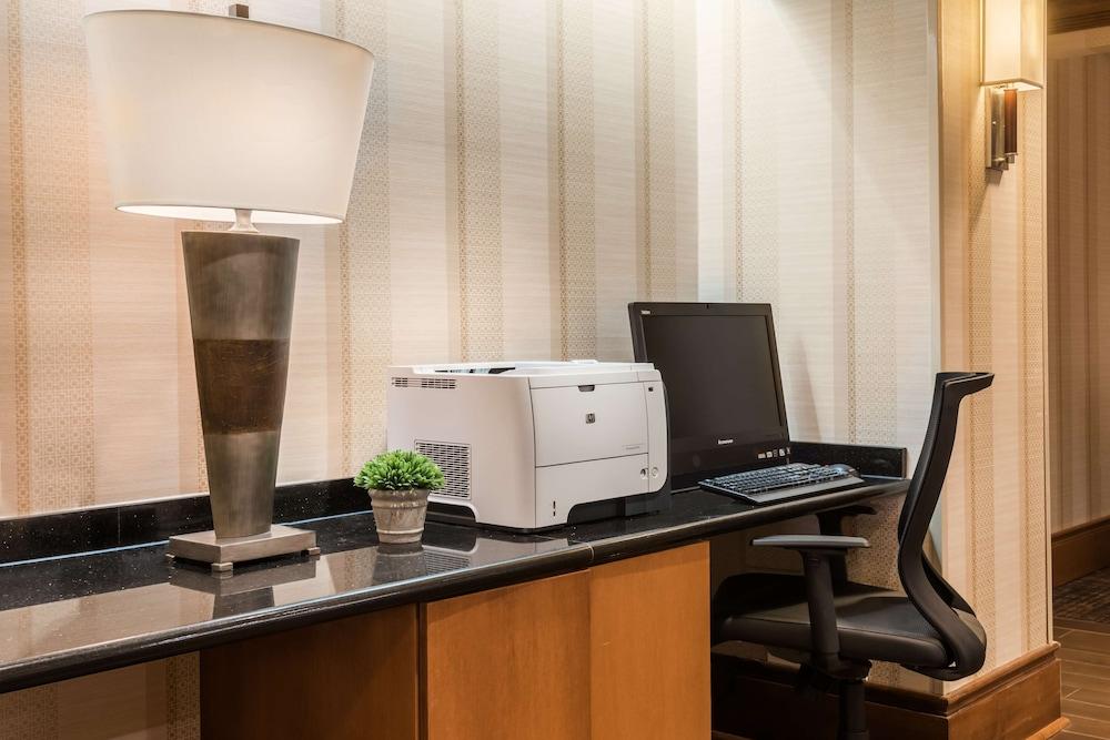Hampton Inn Buffalo-Airport Galleria Mall Чіктоваґа Екстер'єр фото