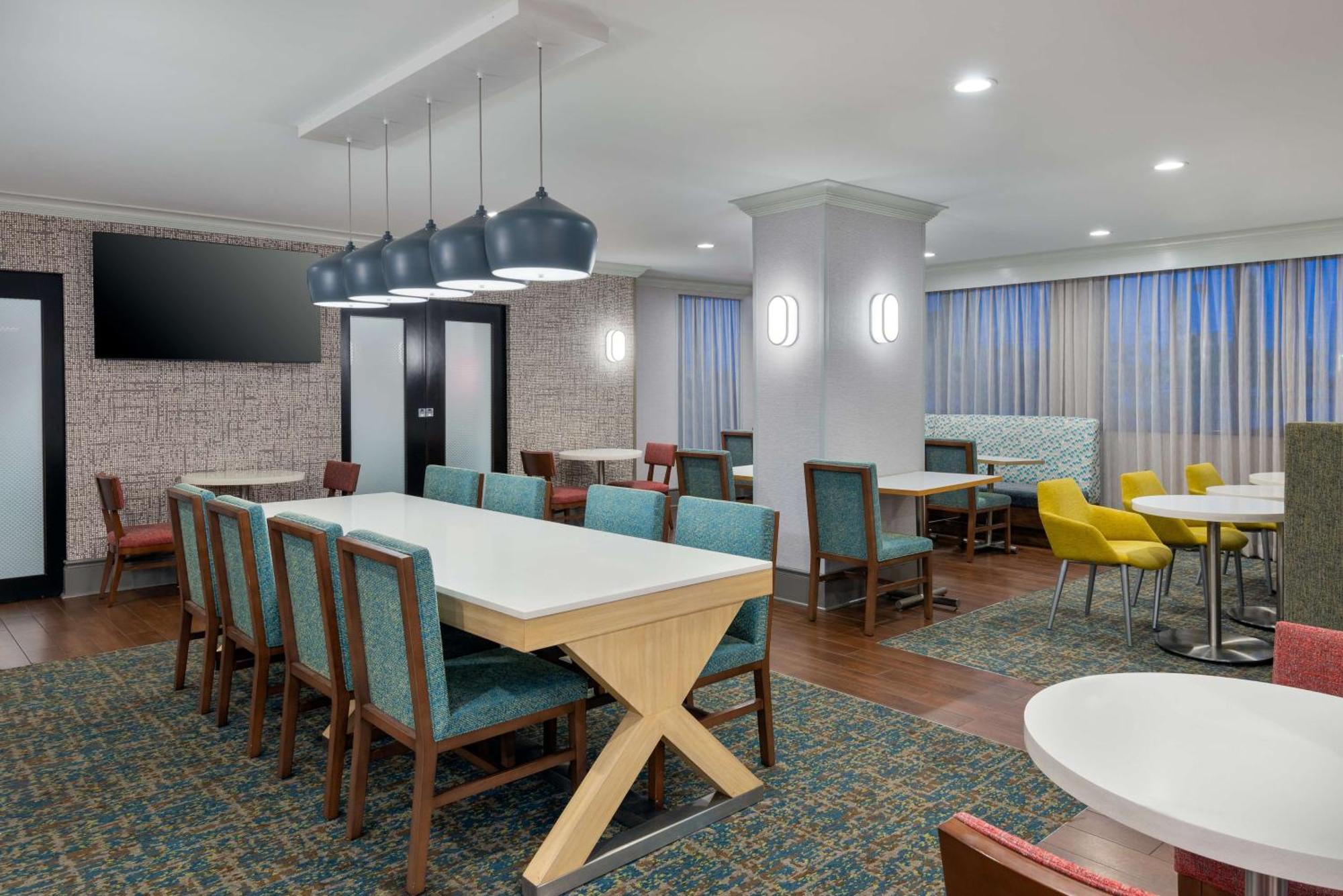 Hampton Inn Buffalo-Airport Galleria Mall Чіктоваґа Екстер'єр фото