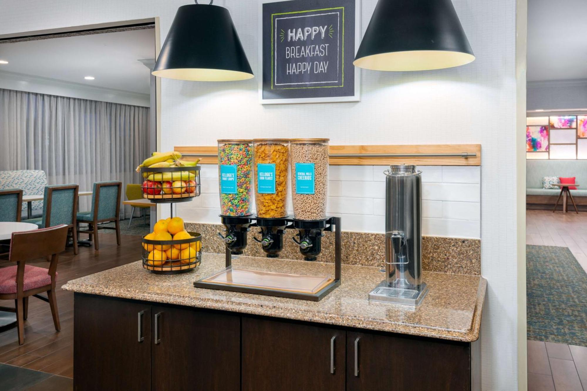 Hampton Inn Buffalo-Airport Galleria Mall Чіктоваґа Екстер'єр фото