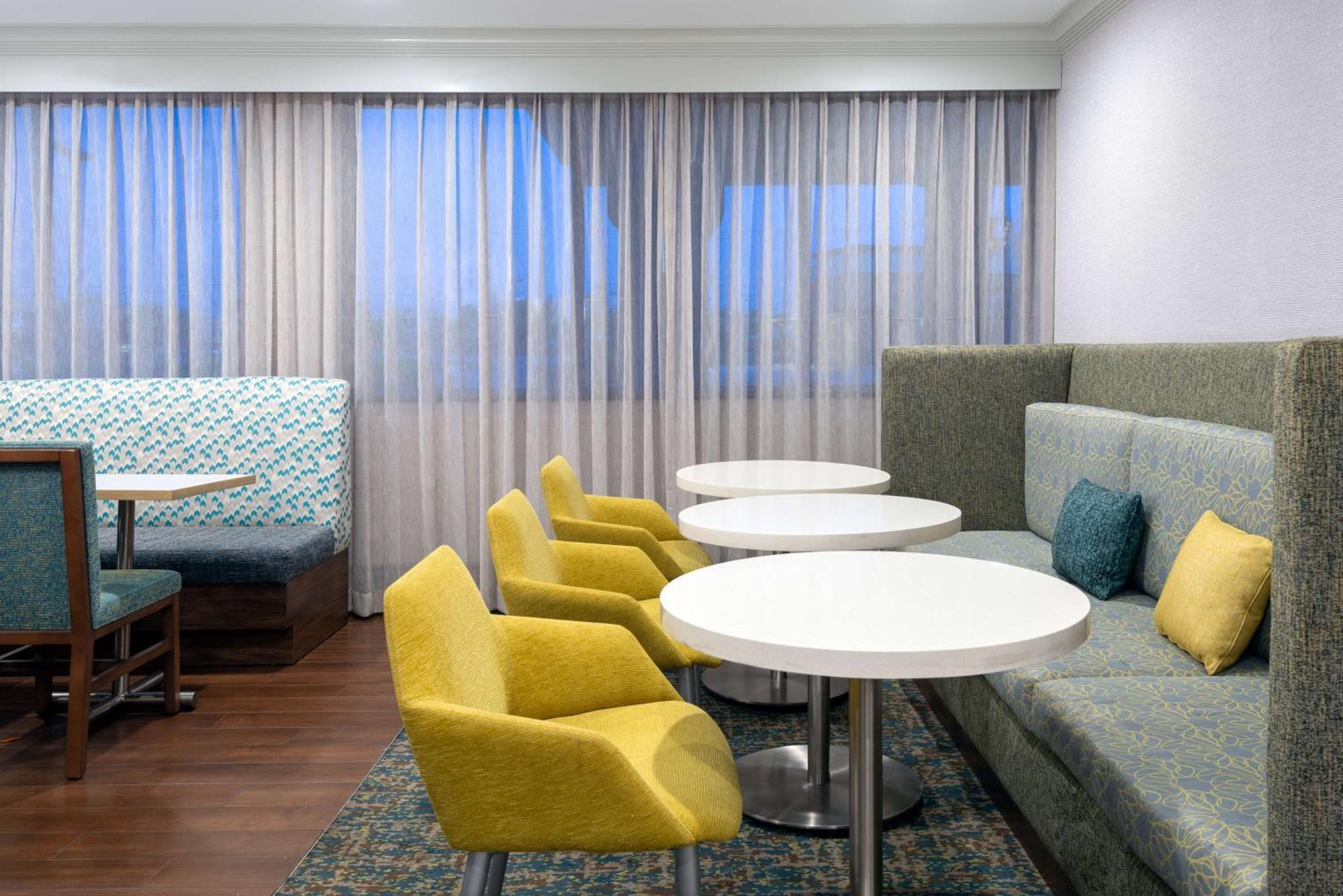 Hampton Inn Buffalo-Airport Galleria Mall Чіктоваґа Екстер'єр фото